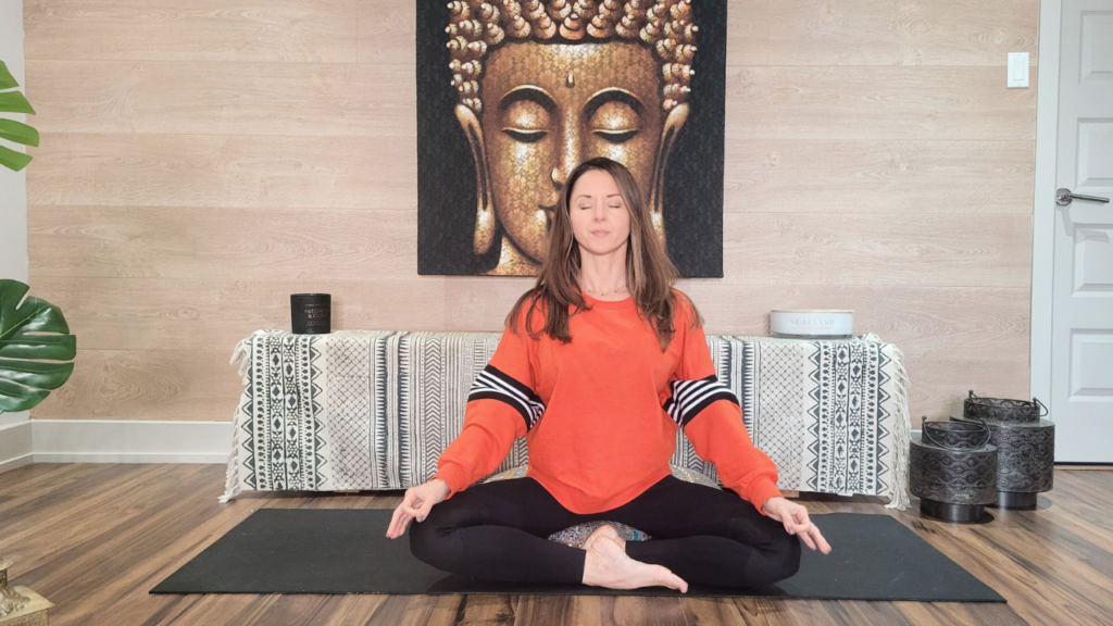 Le Yin yoga aide à gérer son stress permettant de rejoindre des couches de tissus conjontifs qui renferment des tensions et des émotions qui crée ce stress. Espace M Yoga offre des cours de Yin yoga en ligne pour vous aider à mieux gérer votre stress.