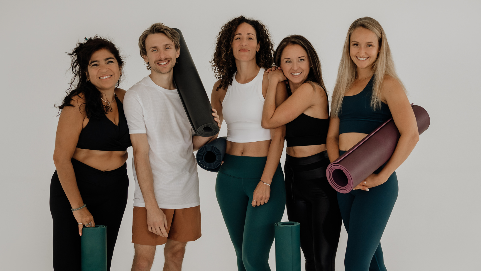 L'équipe de Espace M Yoga qui a osé faire un palmarès des meilleurs site de yoga en ligne sans y inclure sa propre plateforme de yoga en ligne